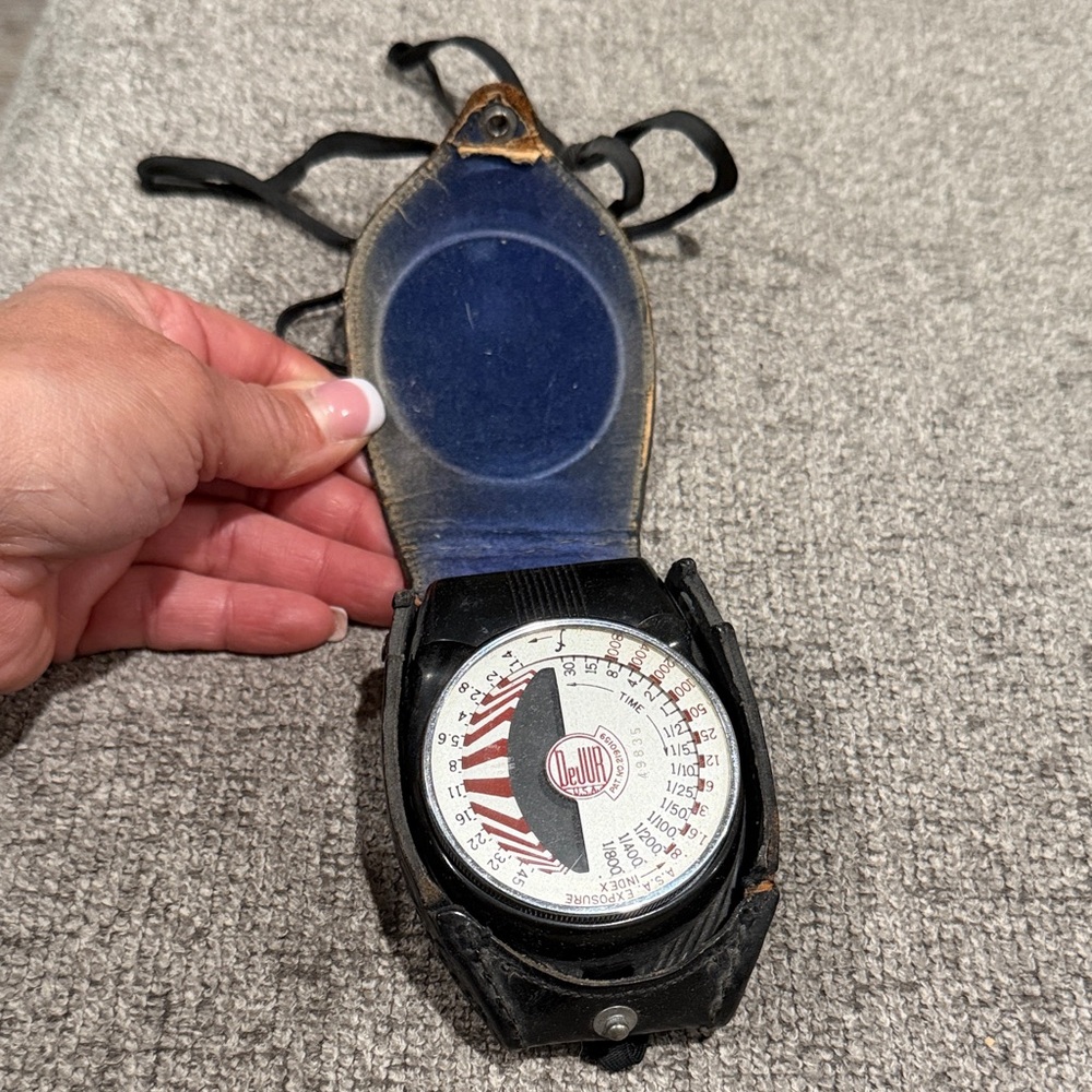 Vintage DeJur Model 50 photographic light meter in original leather case